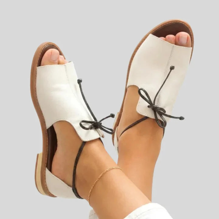 Lucía - Sandalias con cordones