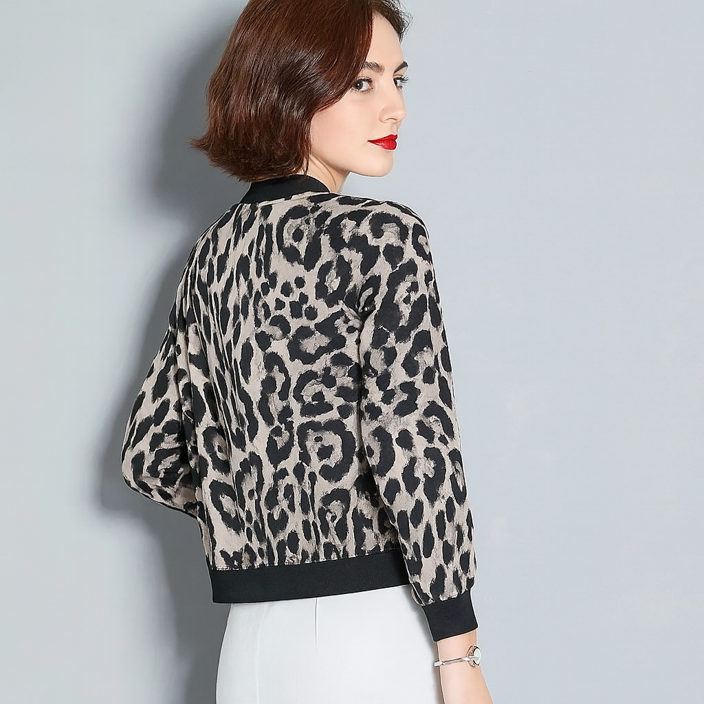Ángela - Chaqueta bomber con estampado de leopardo
