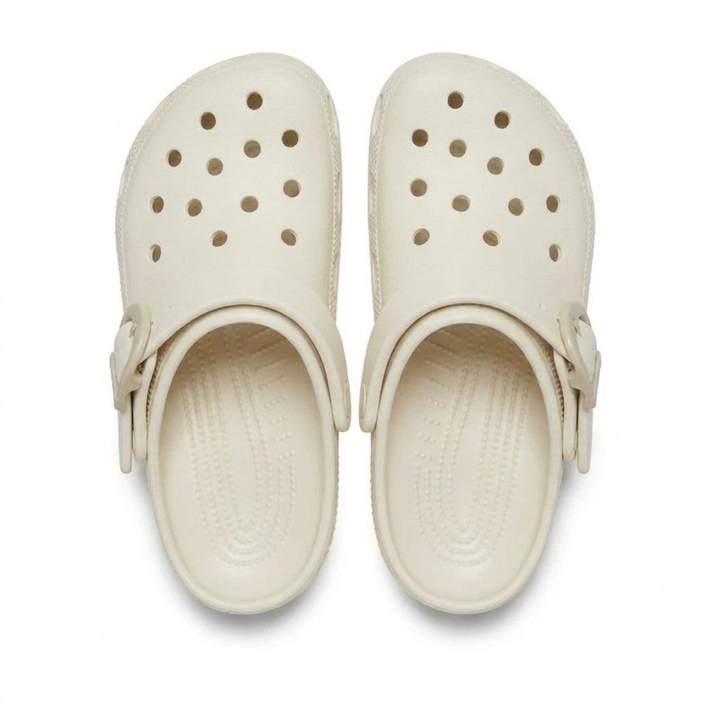 Zuecos Clásicos de Hebilla Esmaltada