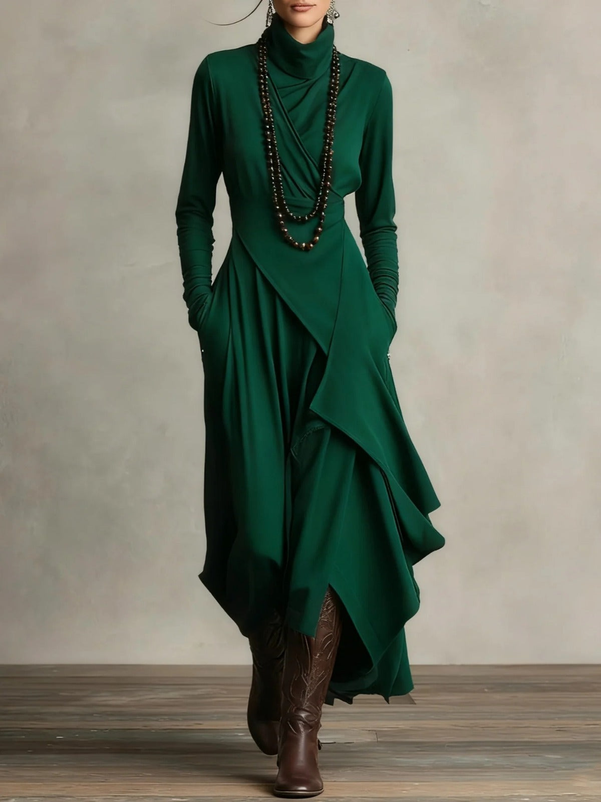 Elena - Vestido maxi elegante con cuello alto y drapeado asimétrico