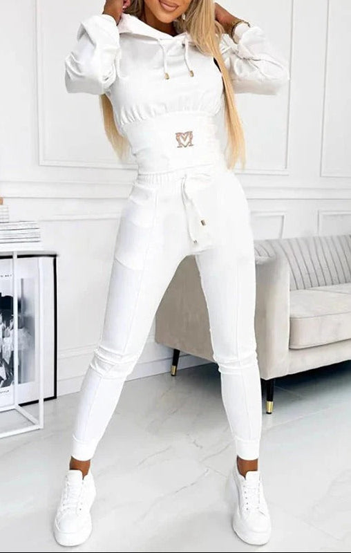 Malena | Elegante conjunto deportivo con capucha