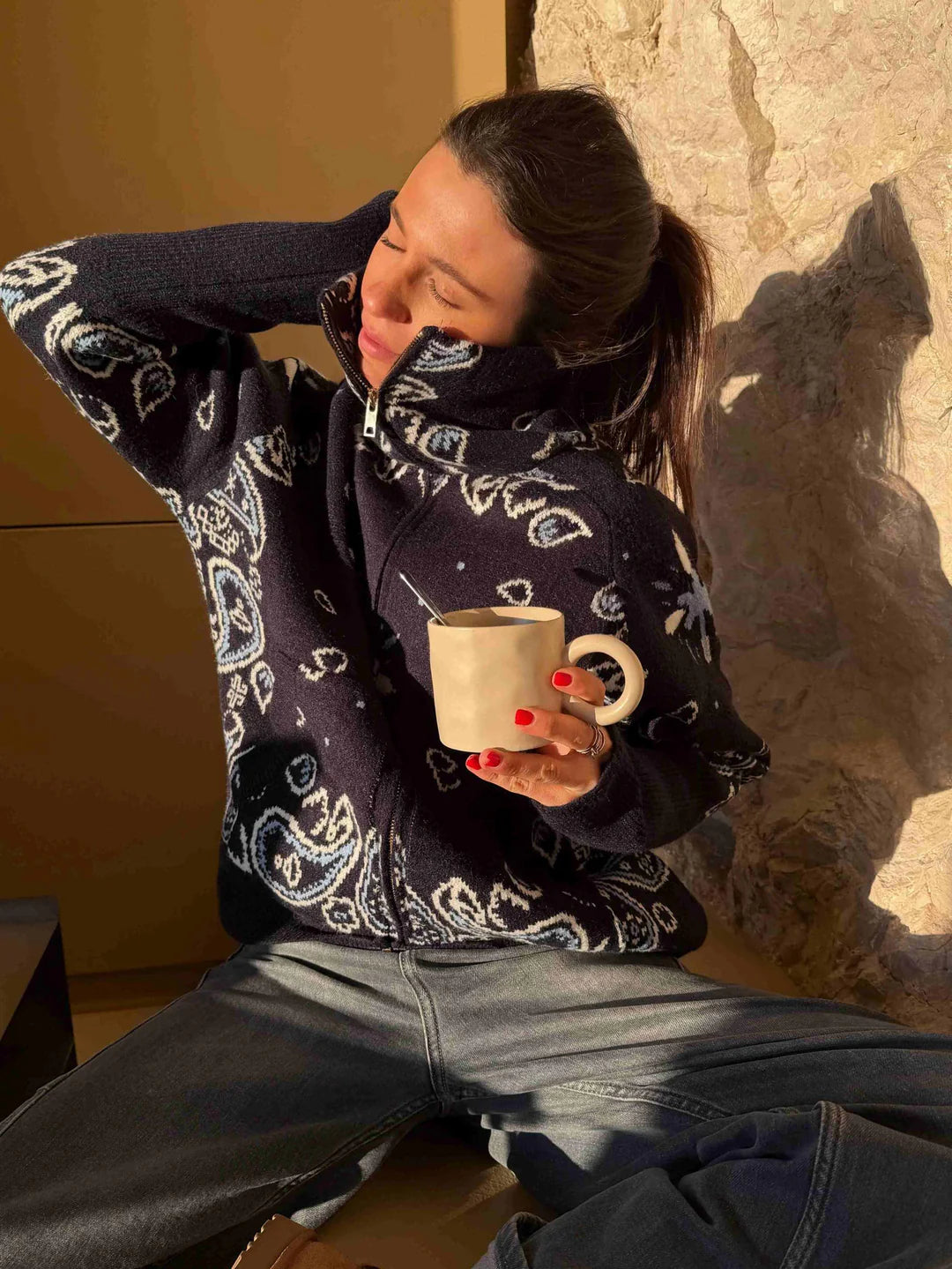 Aitana – Jersey de punto con cuello alto y cremallera