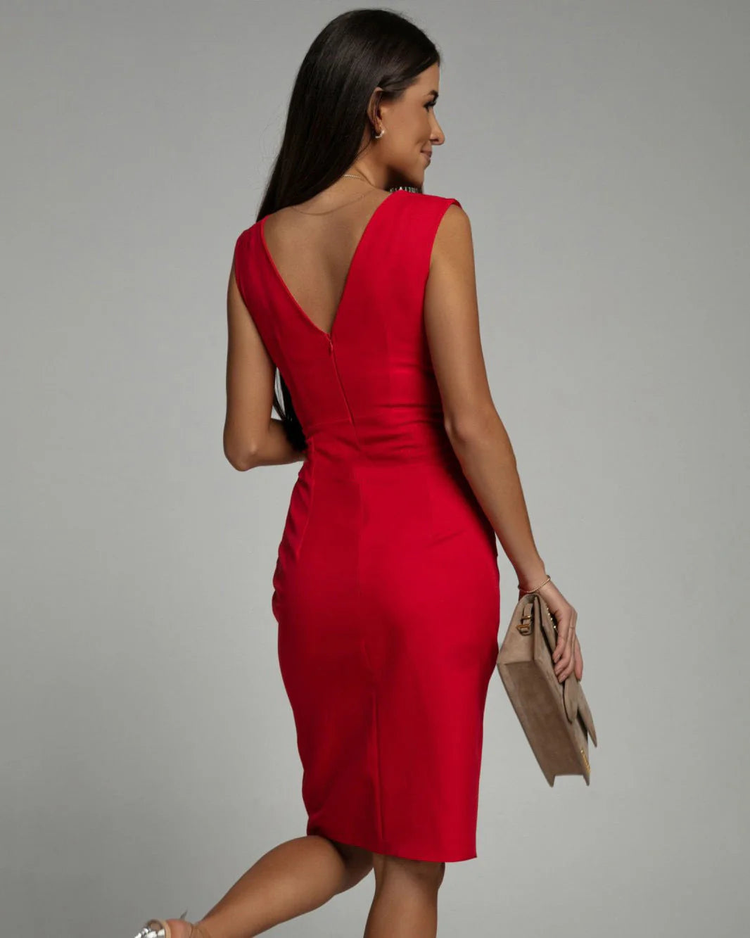 Leonor - Vestido drapeado elegante con abertura lateral