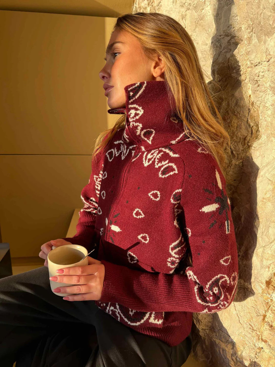 Aitana – Jersey de punto con cuello alto y cremallera