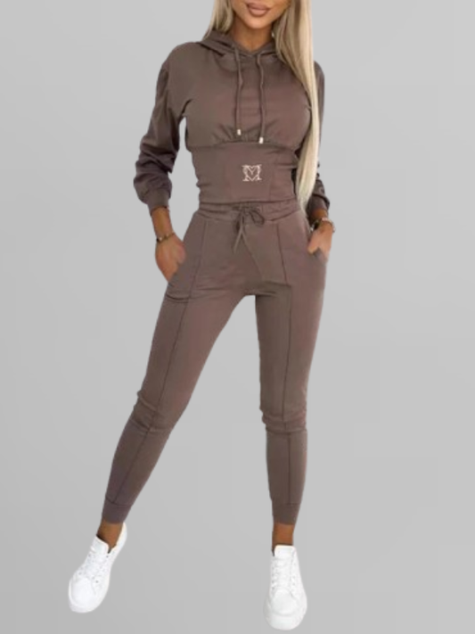 Malena | Elegante conjunto deportivo con capucha