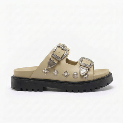 Sandalias de Doble Hebilla con Detalles Decorativos