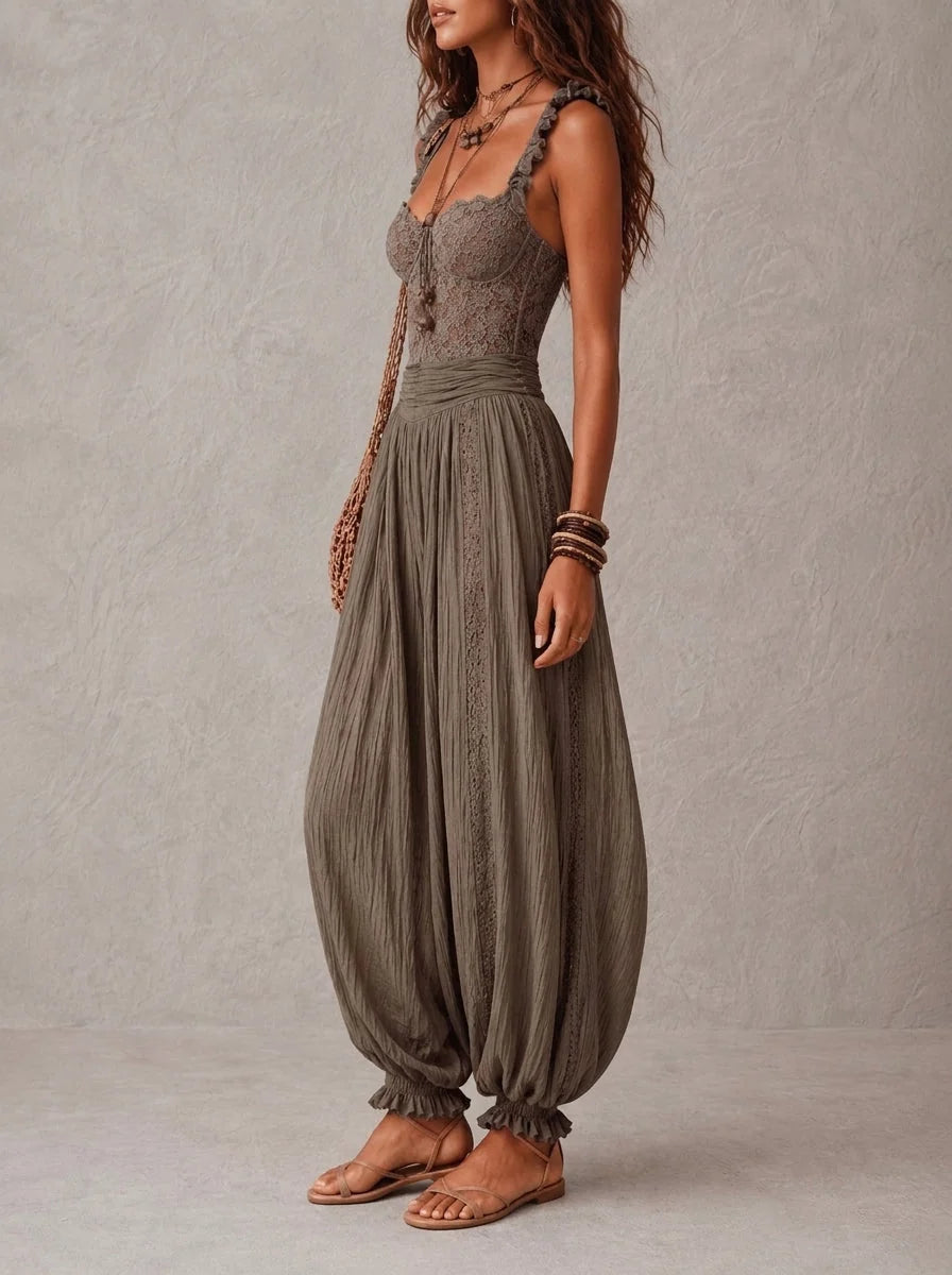 Eva – Mono bohemio con detalles de encaje