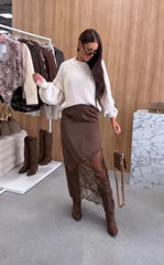 Lía -  Falda satinada con encaje