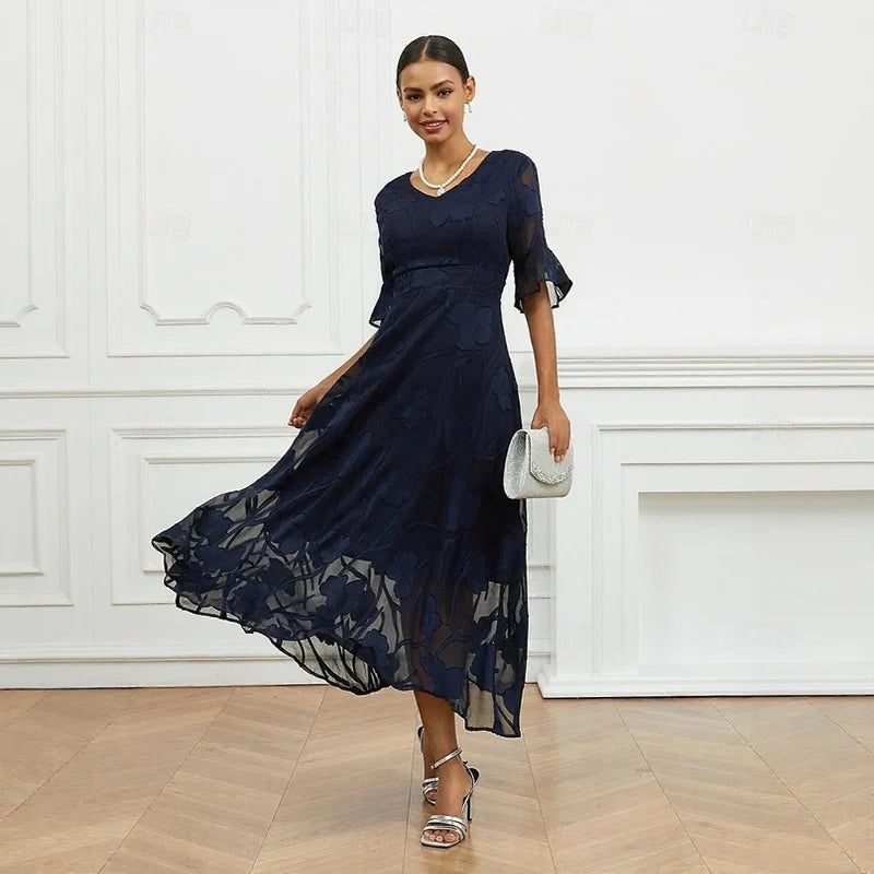 Celira | Vestido con diseño floral sofisticado