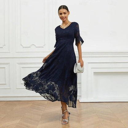 Celira | Vestido con diseño floral sofisticado