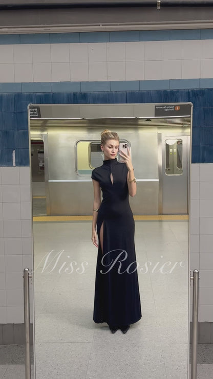 Andrea - Vestido maxi negro con abertura