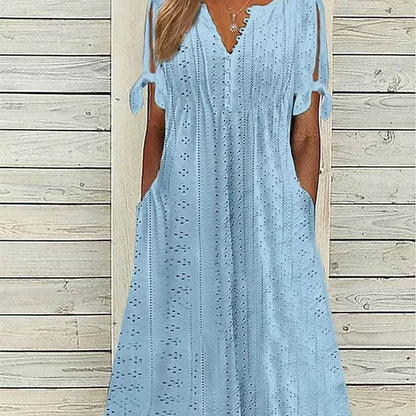 Valeria - Vestido midi calado con escote en V