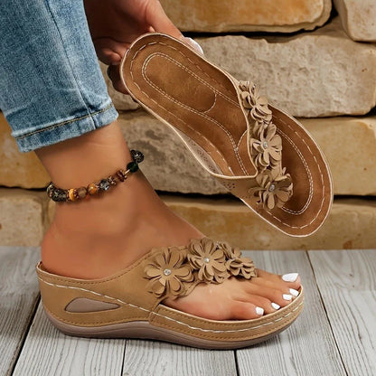 Bruna - Sandalias de tiras con cuña floral